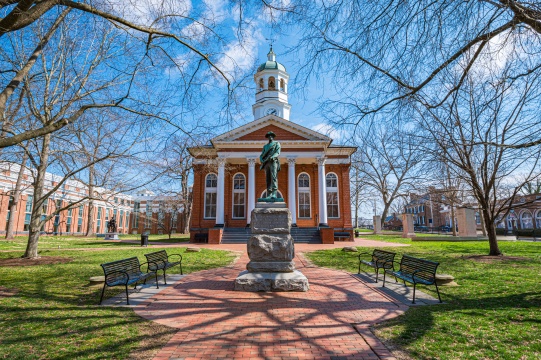 Leesburg, VA/USA - 3-12-20: Leesburg Courthouse is a historic to Loudoun Co. Spot for civil weddings. A memorial statue of a Confederate Soldier stands in front.