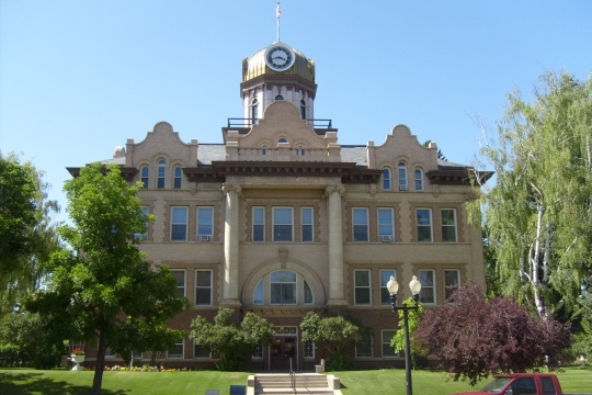Lewistown Montana Fergus County Courthouse