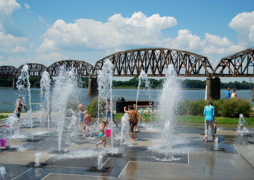 Riverfront Fountain Henderson in Kentucky