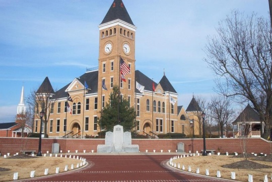 Saline County Courthouse in Benton Arkansas