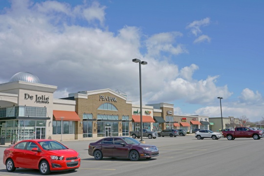 Utica, Michigan - Apr. 20, 2020: View of Macomb Mall businesses