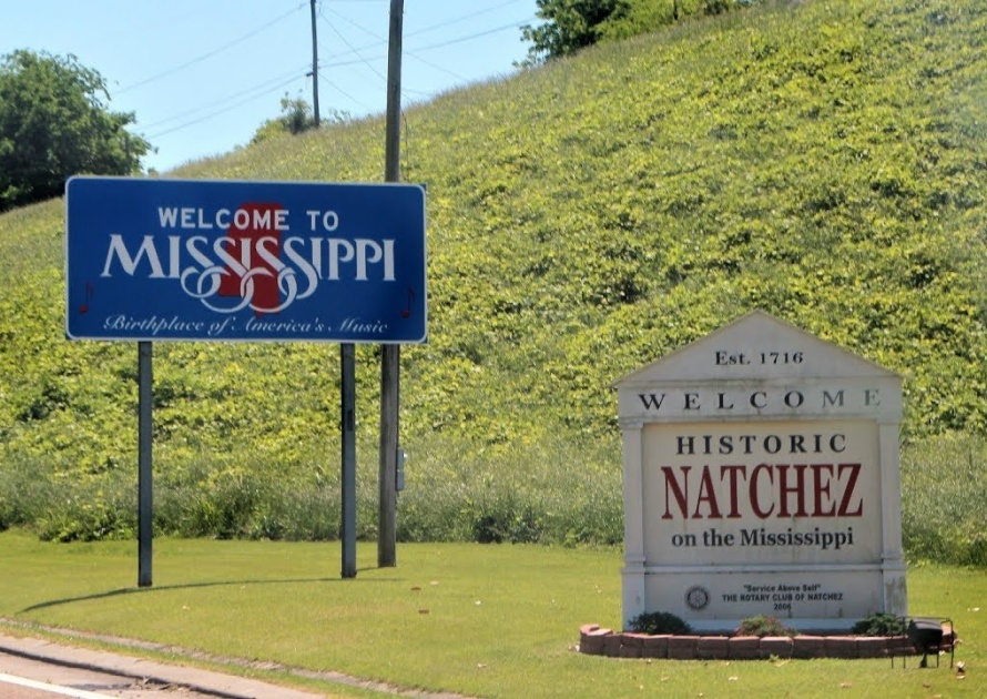 Welcome to Historic Natchez Sign in Mississippi