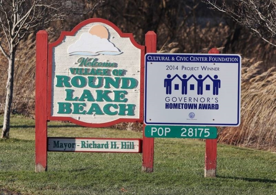 Welcome Village Round Lake Sign in Illinois
