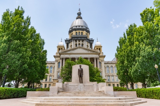 Statue of Abraham Lincoln in front of the Illinois State Capital Building in Springfield, Illinois
