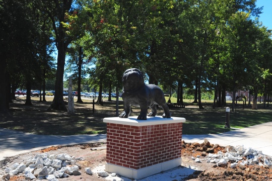 Dog Monument in Jackson Tennessee