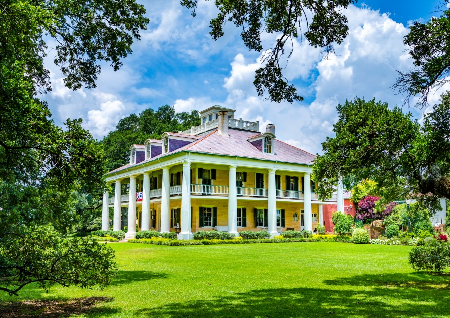 DARROW, USA - JULY 14, 2013: famous Houmas House plantation in Darrow, USA. Irishman John Burnside bought the plantation in 1857 for USD 1 million.