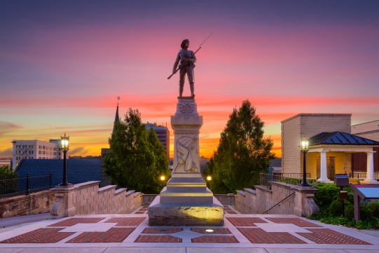 Lynchburg, Virginia, EE.UU. en Monument Terrace.
