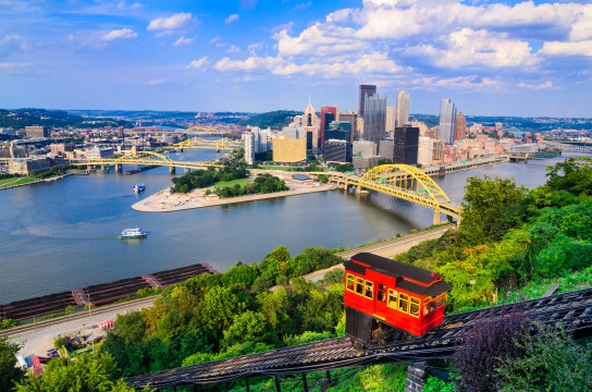 Pittsburgh, Pennsylvania, USA, skyline and tilt in downtown.