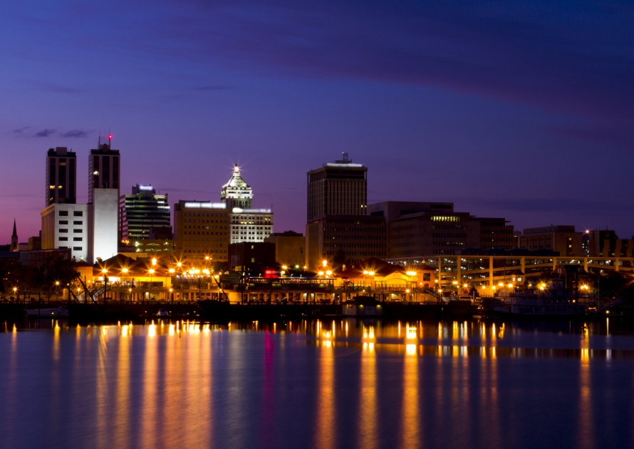 riverside peoria at night in central illinois
