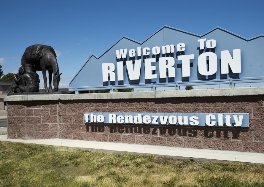 Welcome to Riverton sign in Wyoming